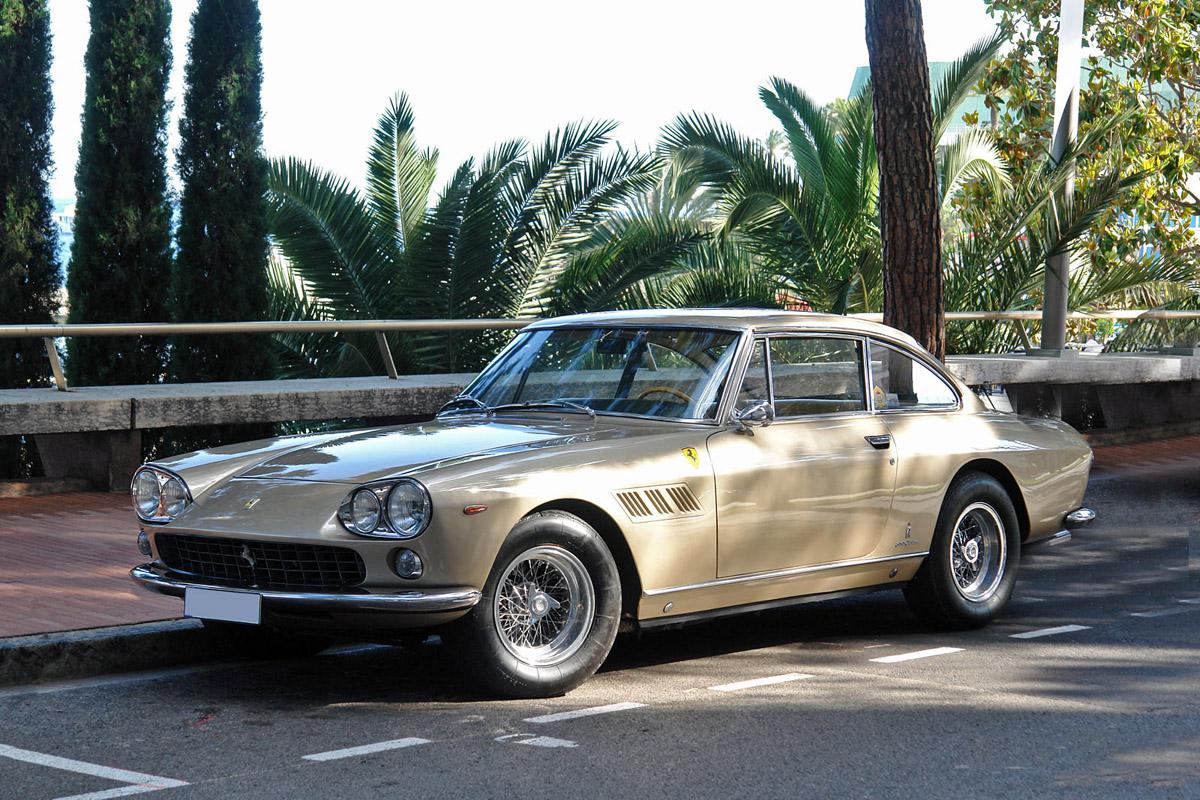 Ferrari 330 GT 2+2